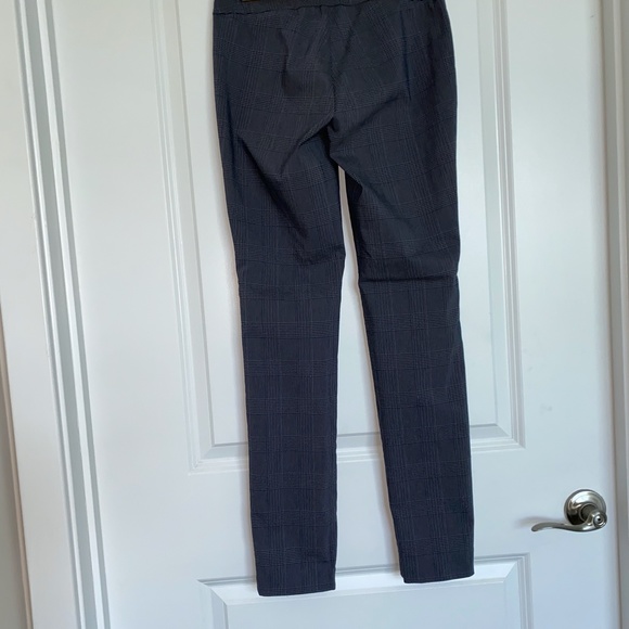 Van Heusen Stretch Gray Plaid Pattern Pants - Picture 4 of 5